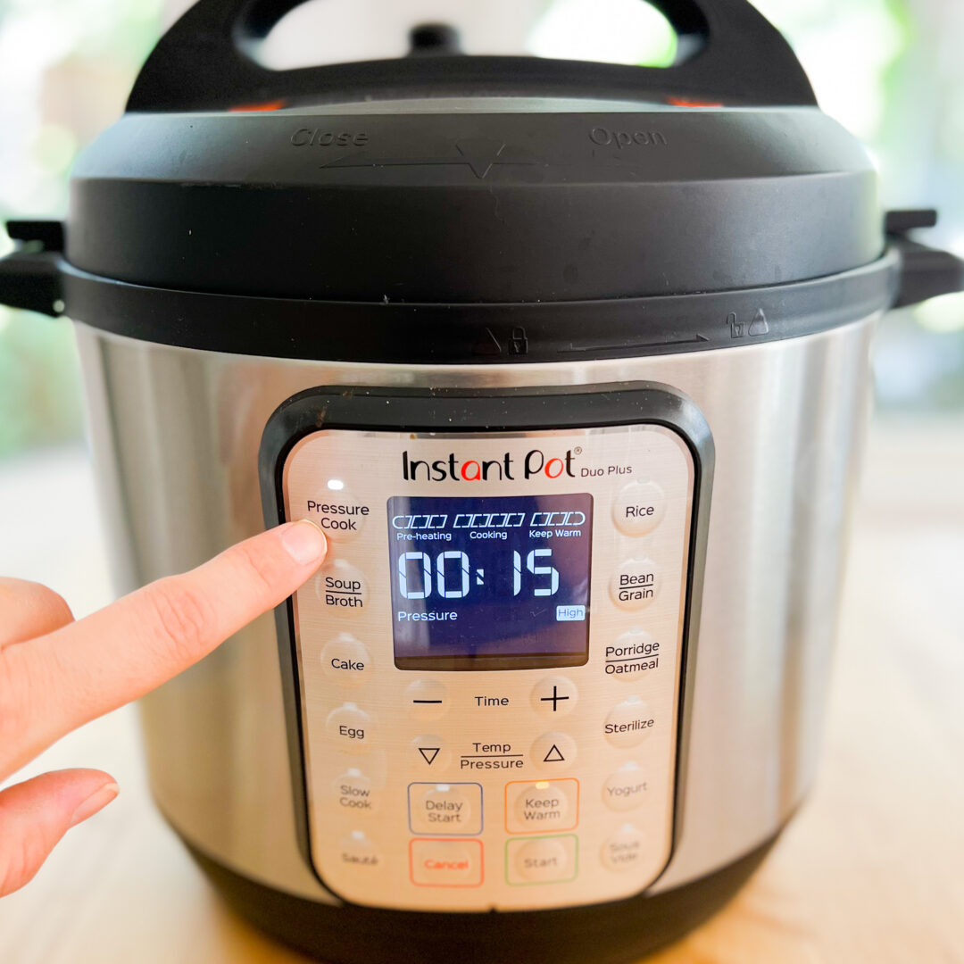 Instant Pot displaying 15 minute pressure cook